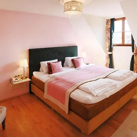 拉夫斯伯格霍夫文艺复兴住宿加早餐旅馆 4* 魏森基兴