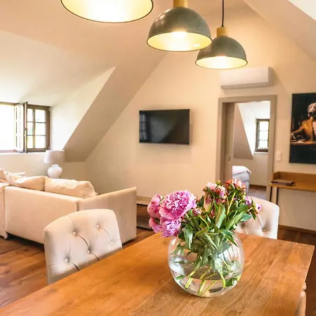 拉夫斯伯格霍夫文艺复兴住宿加早餐旅馆 酒店